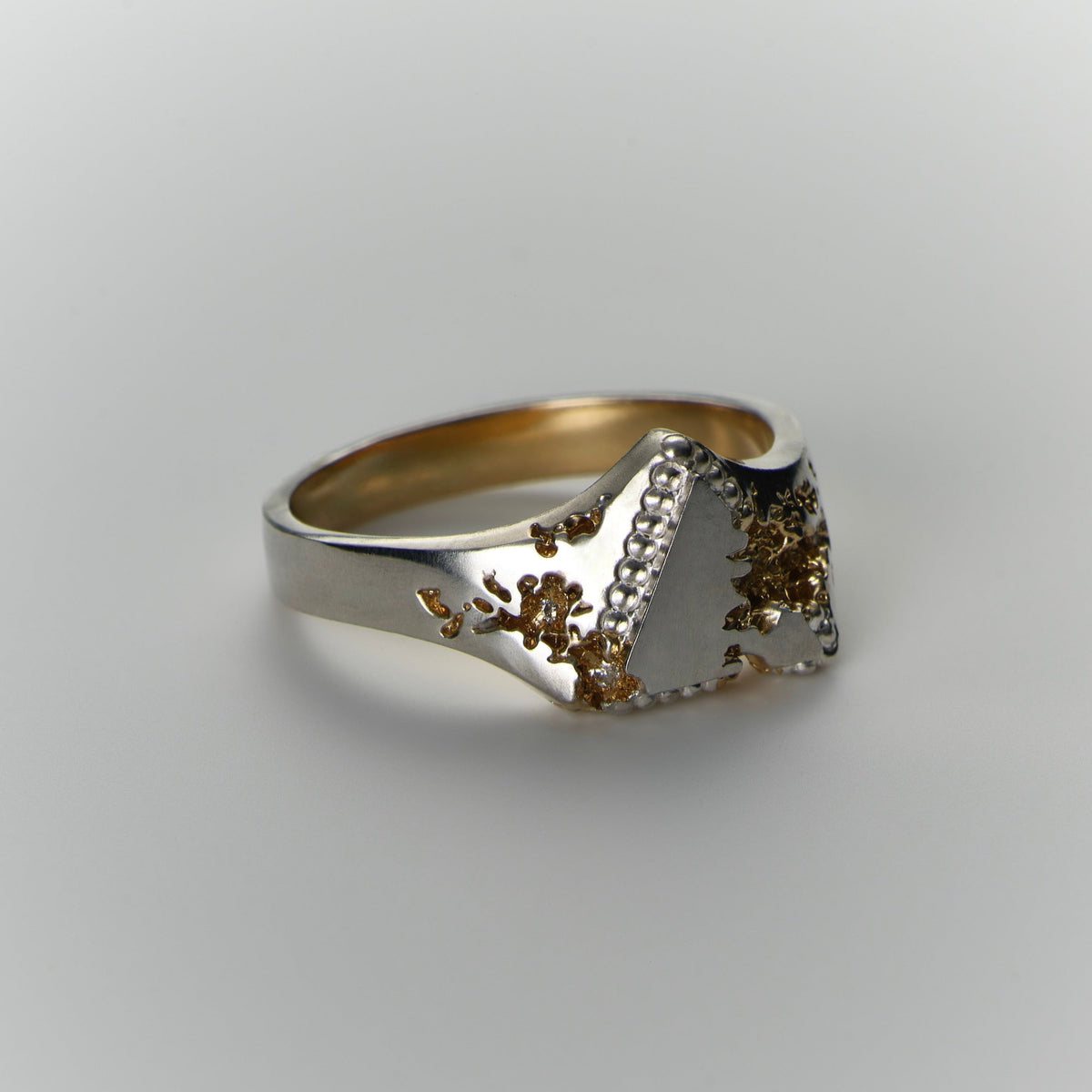 FRACTURED BEADED TRIANGLE