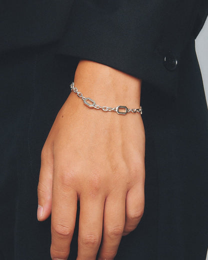O CHAIN BRACELET