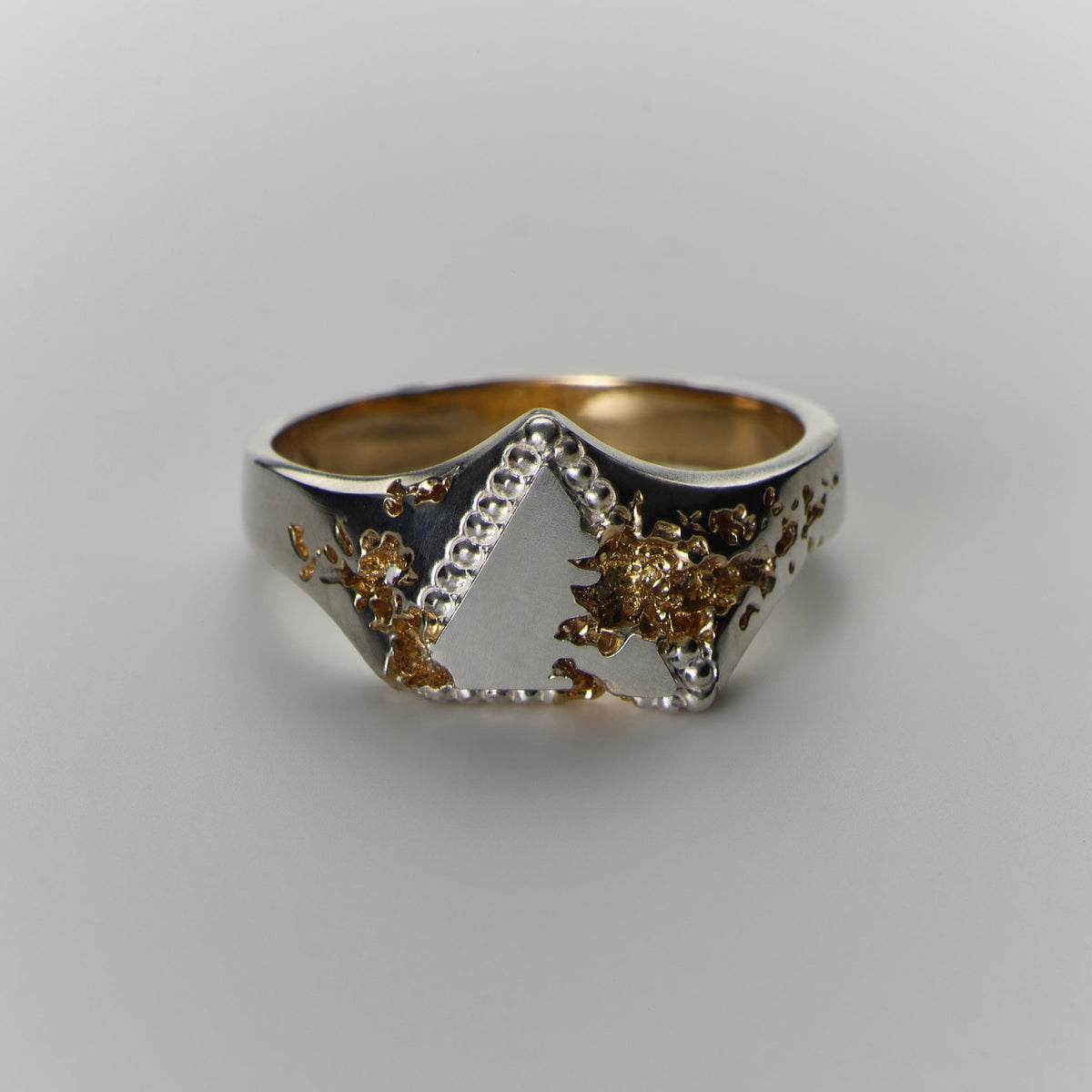 FRACTURED BEADED TRIANGLE