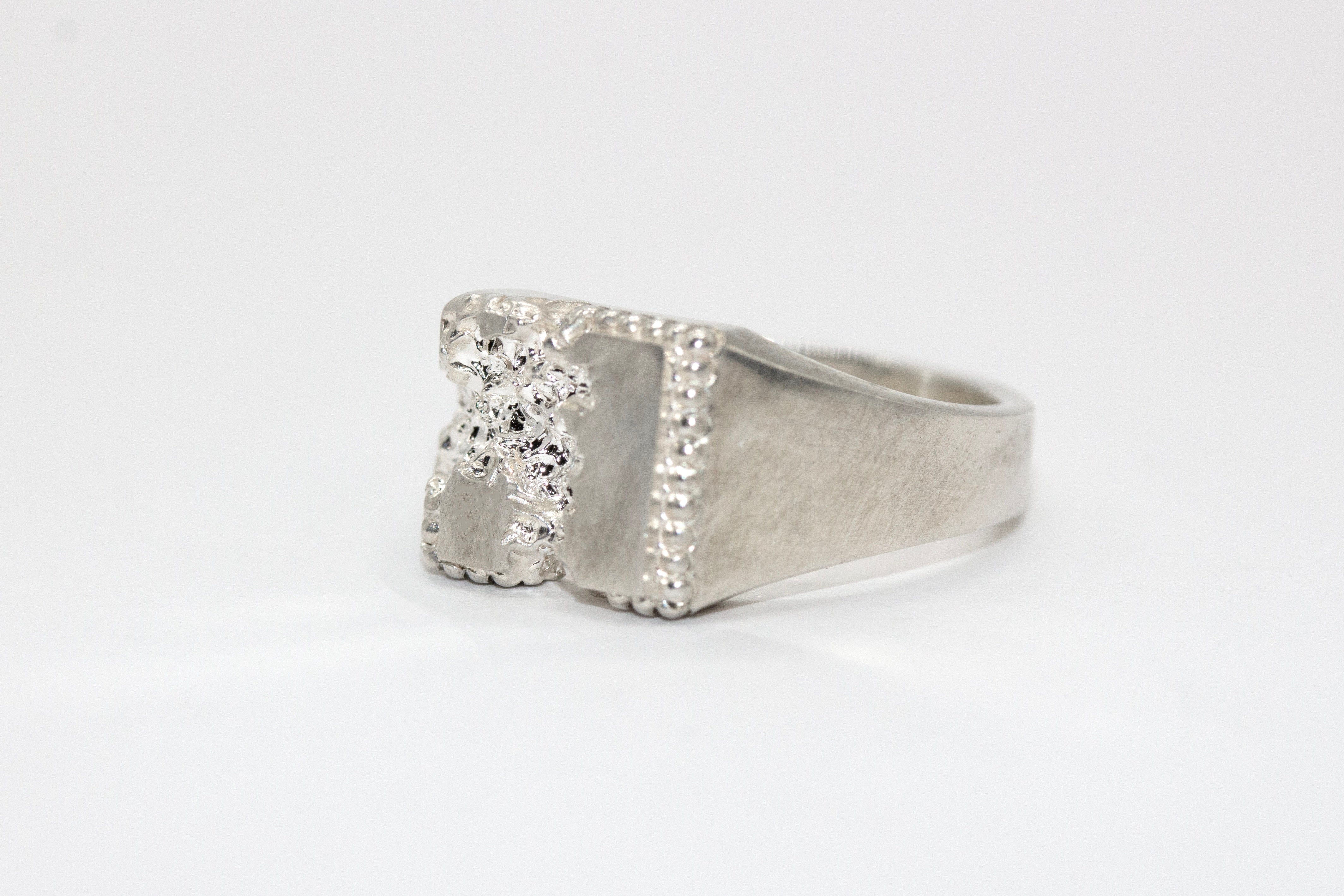 FRACTURED BEADED SQUARE – HORIZON