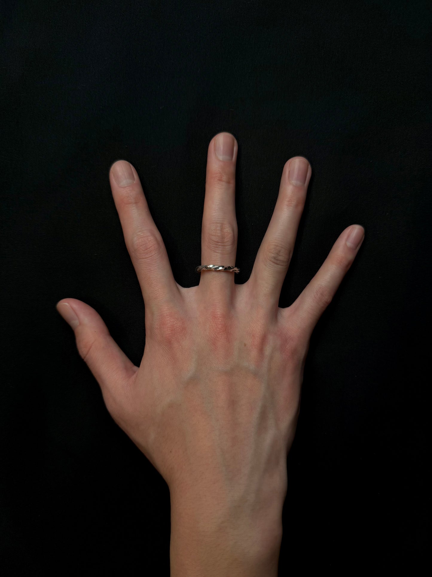 TWISTED SLIM RING