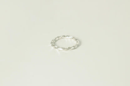 TWISTED SLIM RING