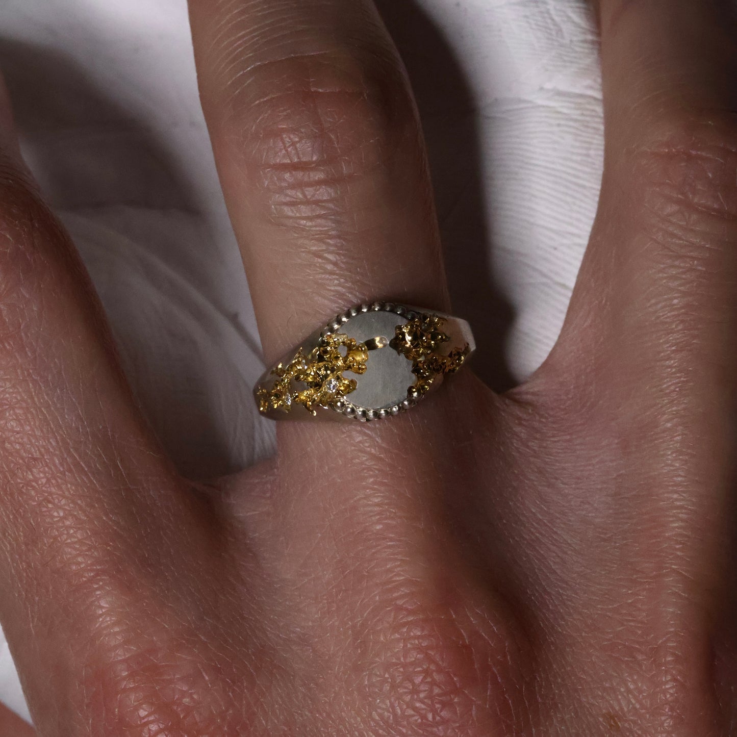 FRACTURED BEADED ROUND