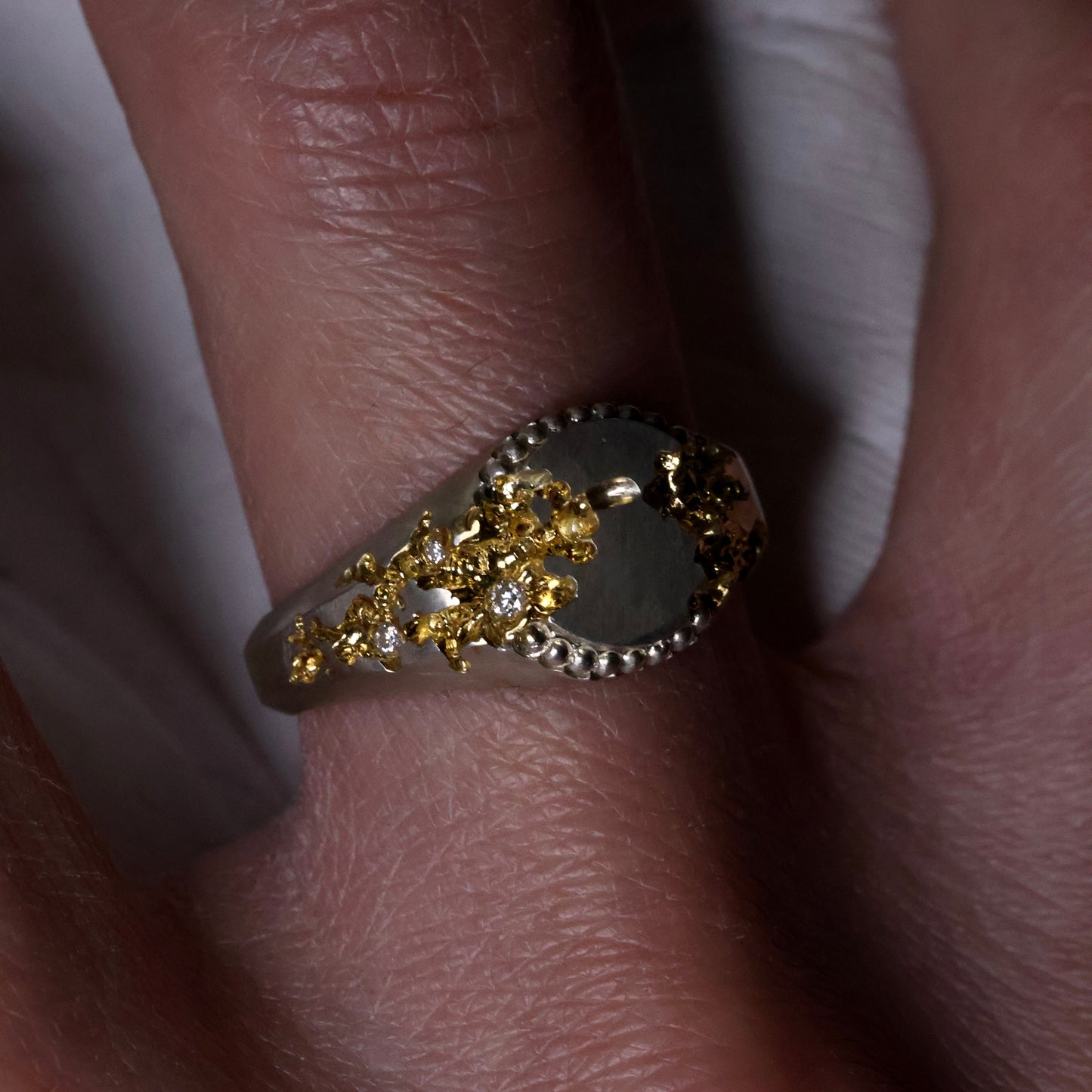 FRACTURED BEADED ROUND