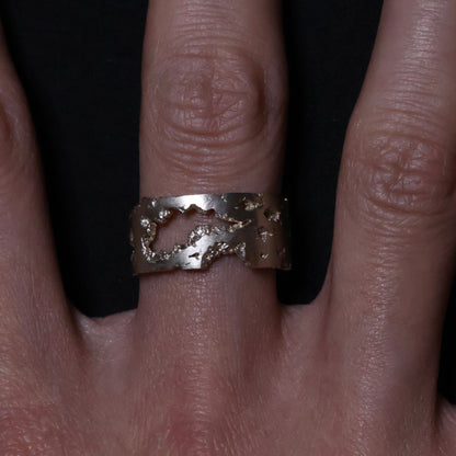 FRACTURED WIDE BAND