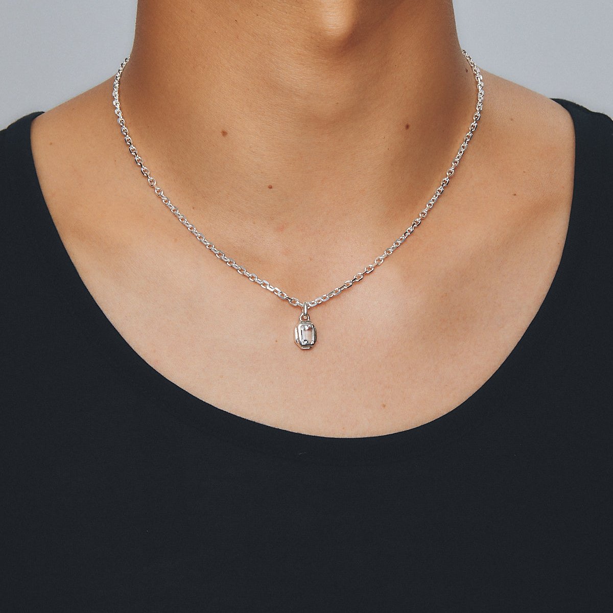 O DROP STONE NECKLACE / WHITE TOPAZ