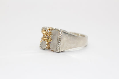 FRACTURED BEADED SQUARE