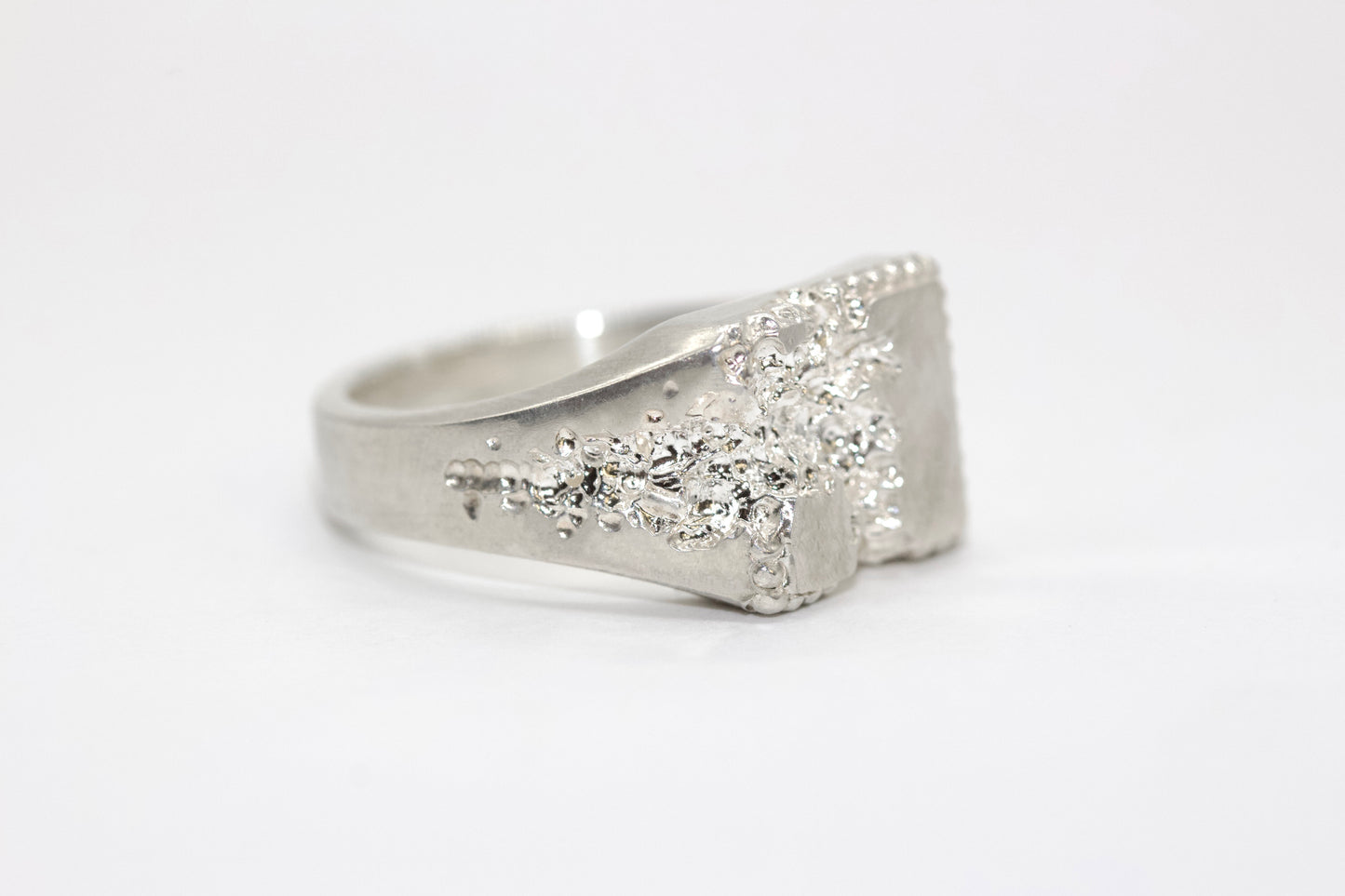 FRACTURED BEADED SQUARE