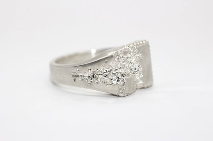 FRACTURED BEADED SQUARE