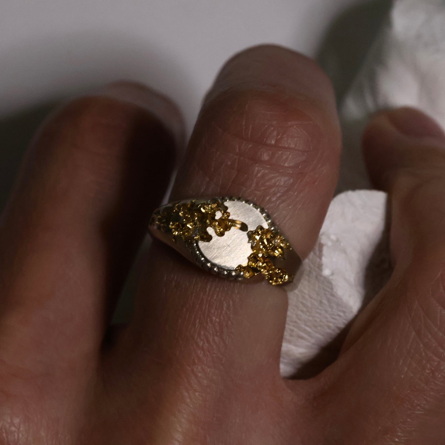 FRACTURED BEADED ROUND