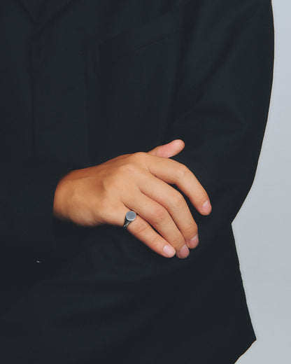 ROUND SIGNET RING