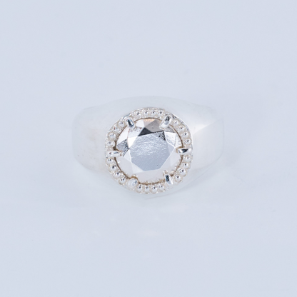 銀色寶石串珠戒指