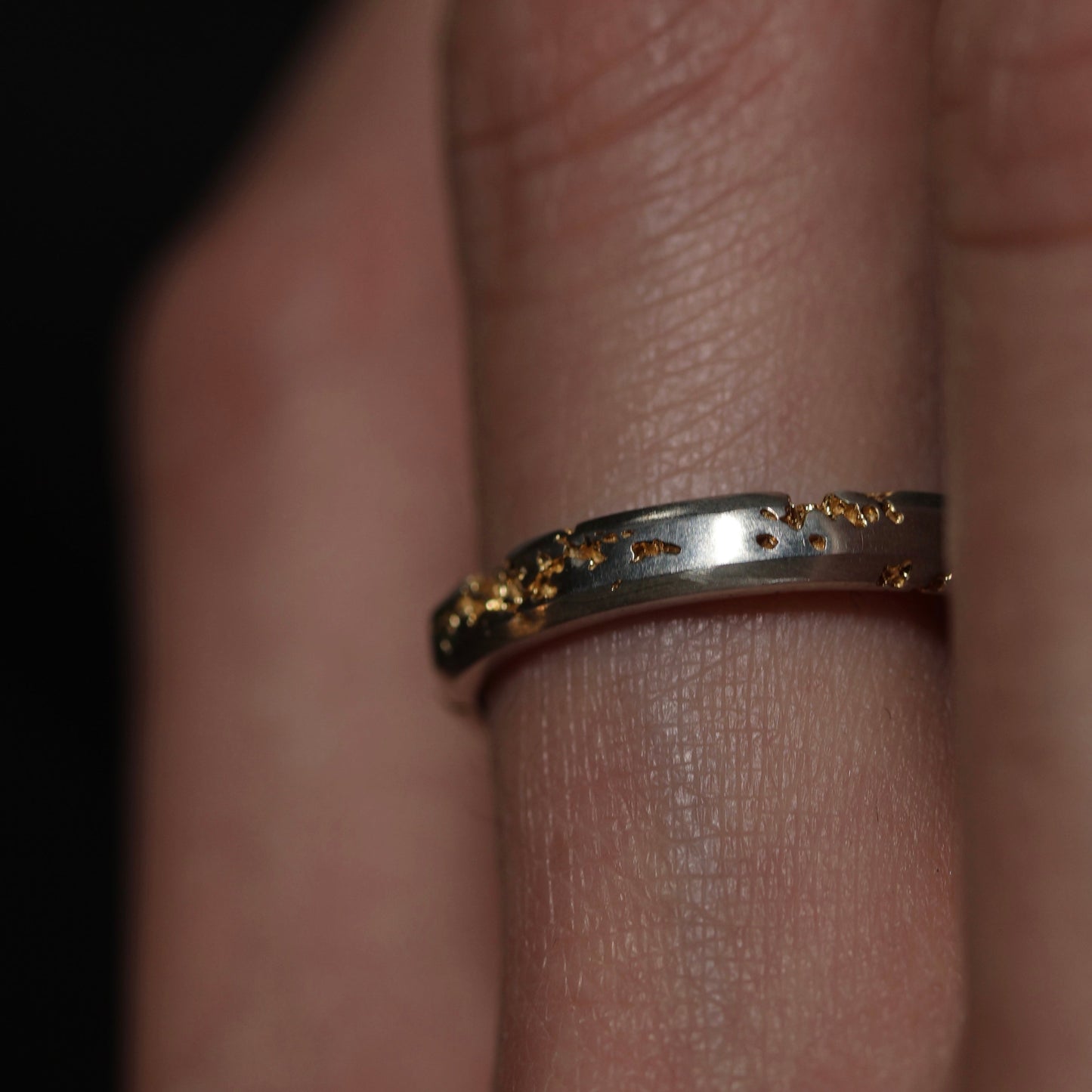 FRACTURED RING