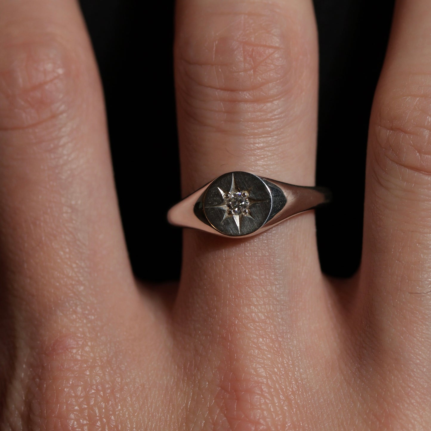 HALO ROUND SIGNET