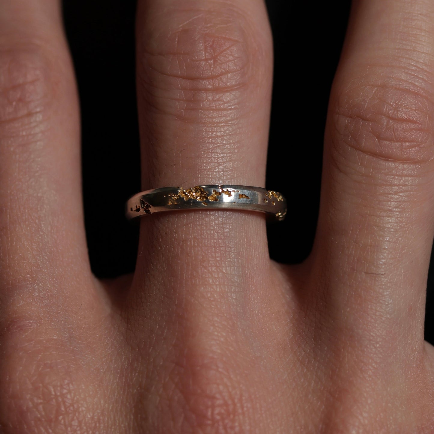 FRACTURED RING