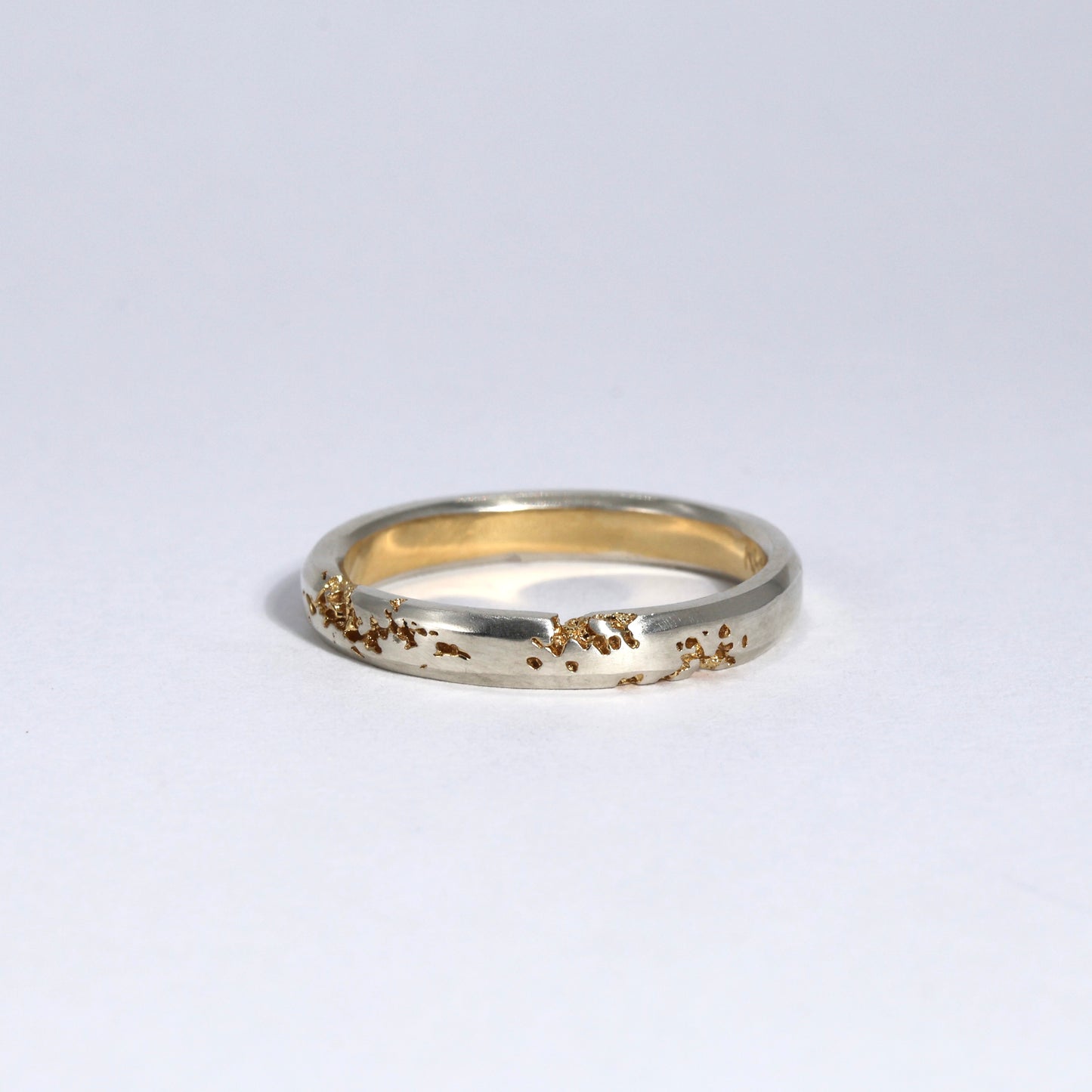 FRACTURED RING