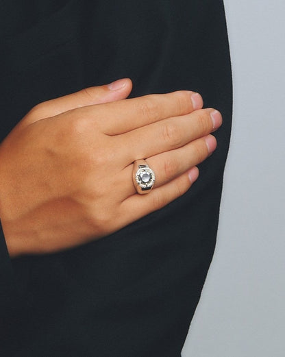 銀色寶石串珠戒指